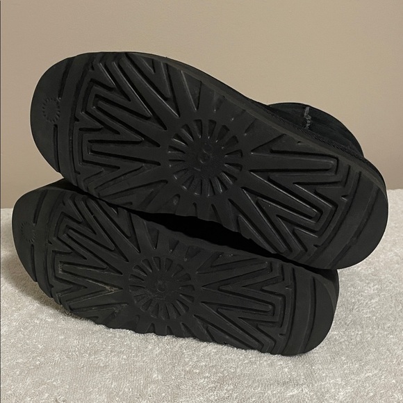 UGG Black Platform Mini Suede Boots Size 7 - Picture 5 of 9